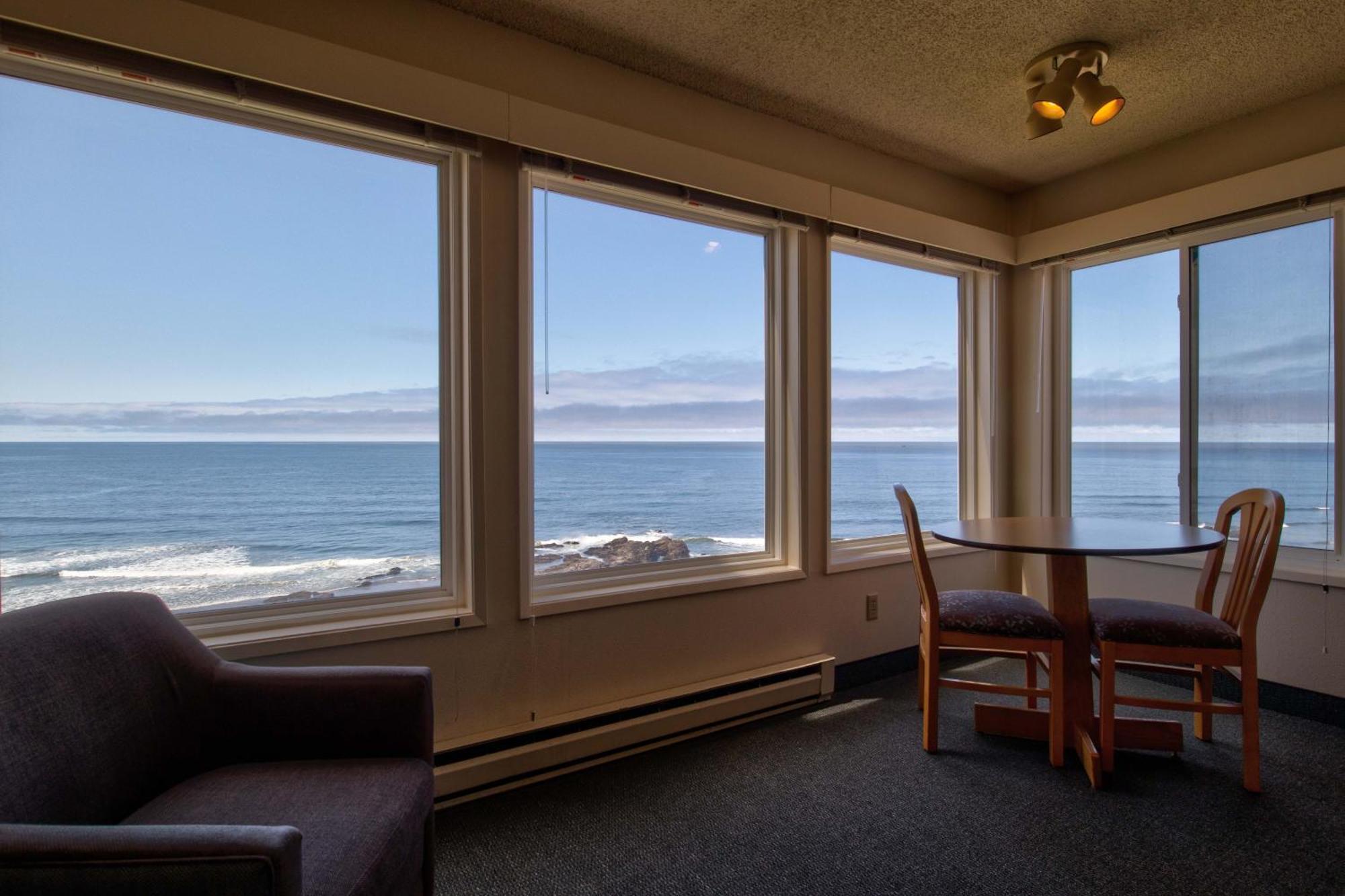 Ester Lee Oceanview Inn Линкън Сити Екстериор снимка
