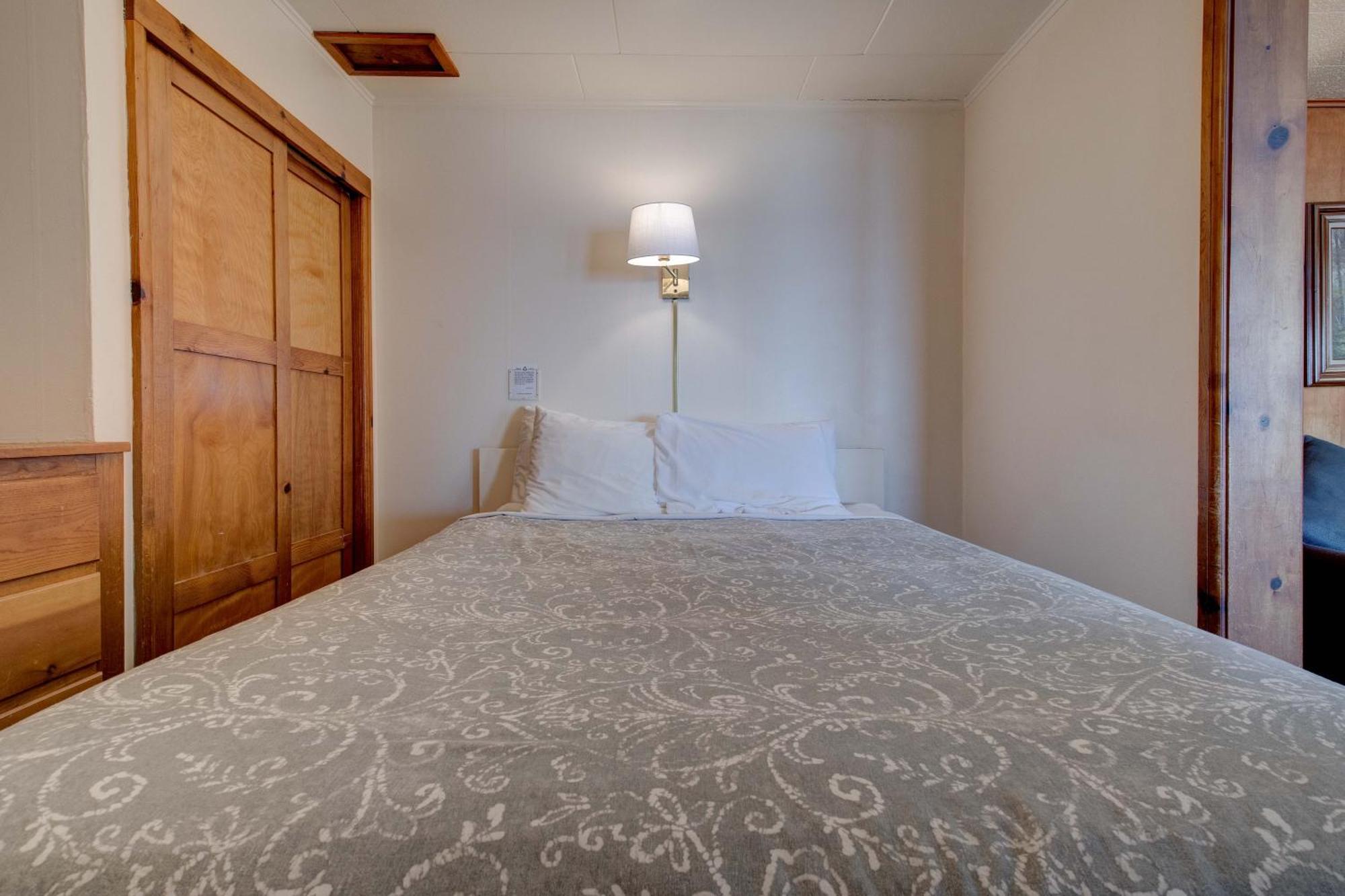 Ester Lee Oceanview Inn Линкън Сити Екстериор снимка