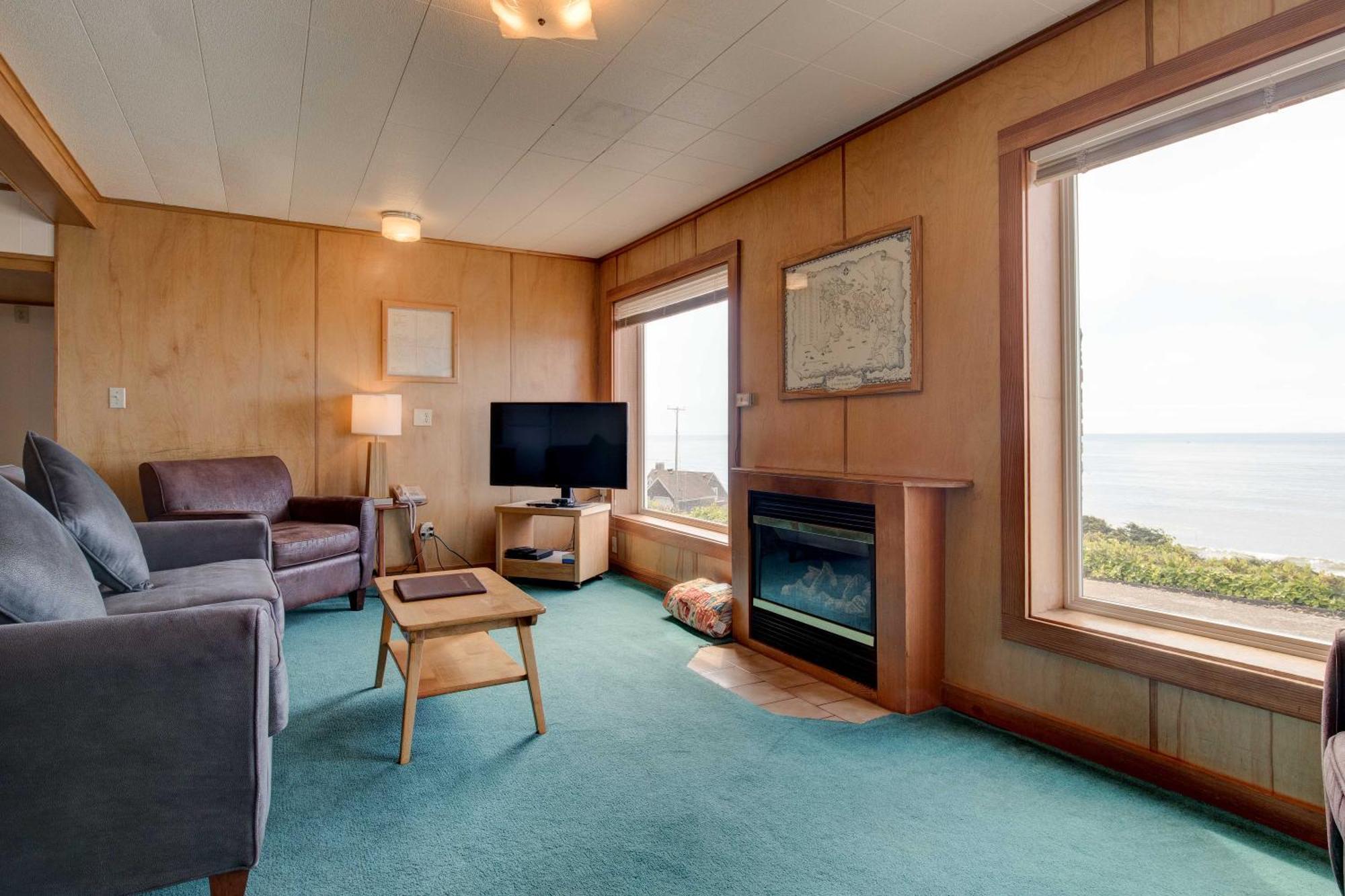 Ester Lee Oceanview Inn Линкън Сити Екстериор снимка