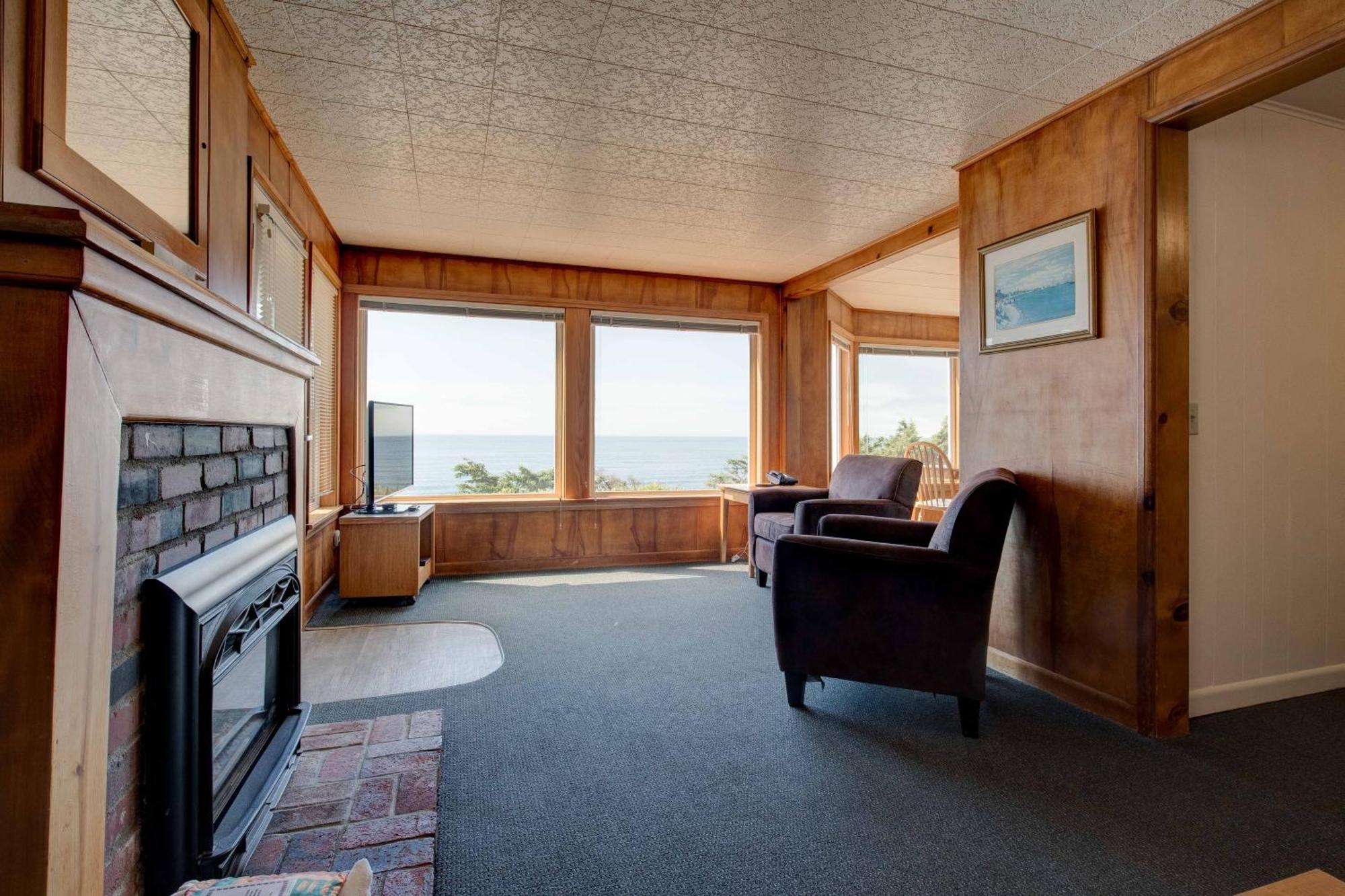 Ester Lee Oceanview Inn Линкън Сити Екстериор снимка