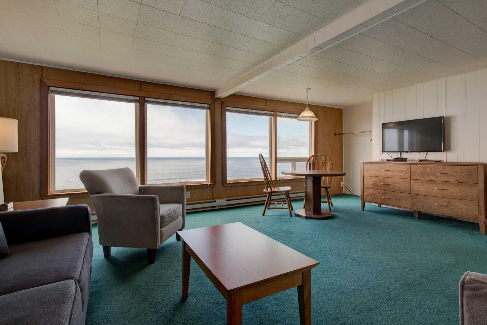Ester Lee Oceanview Inn Линкън Сити Екстериор снимка