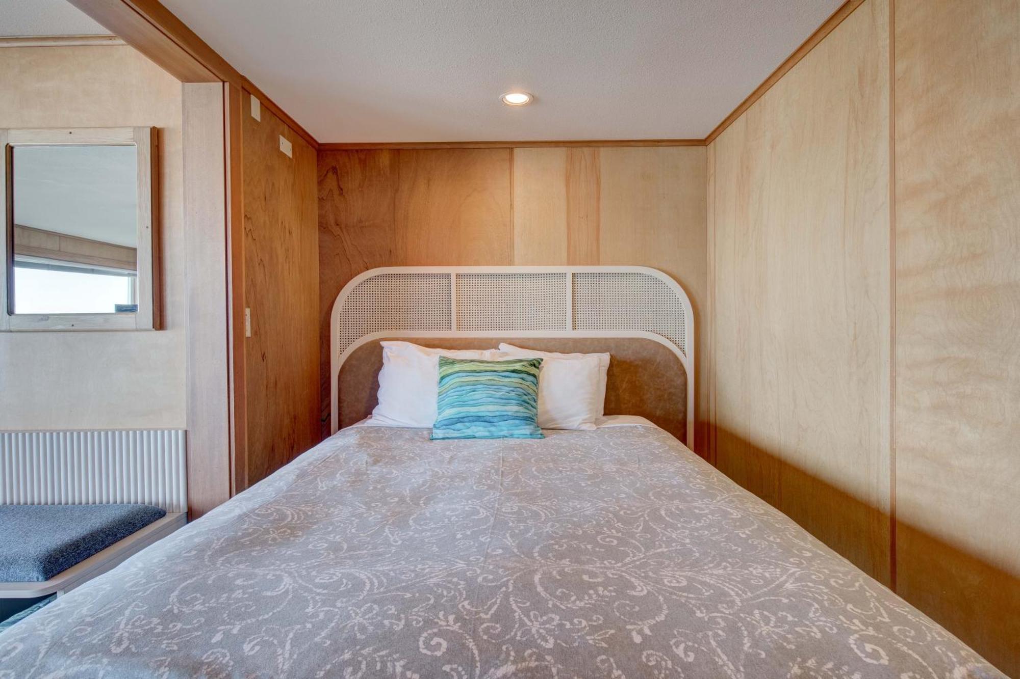Ester Lee Oceanview Inn Линкън Сити Екстериор снимка